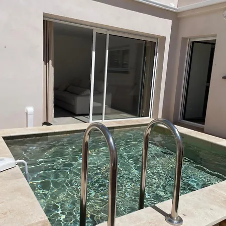L'ecurie - Maison Neuve 5 Personnes, Piscine Nyaraló
