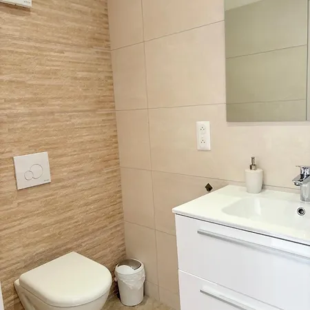L'ecurie - Maison Neuve 5 Personnes, Piscine Nyaraló